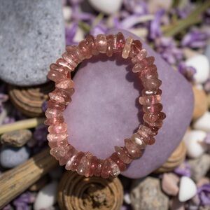 10mm Strawberry Quartz Chip Bracelet 🍓